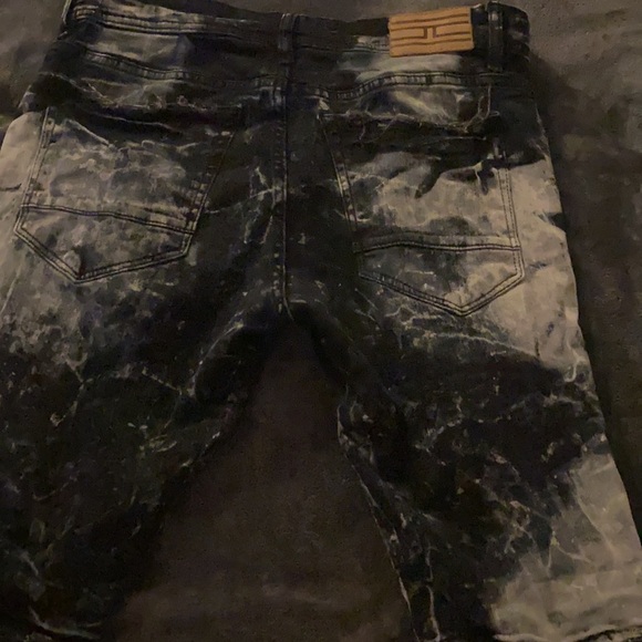 Men’s skater shorts - Picture 2 of 3